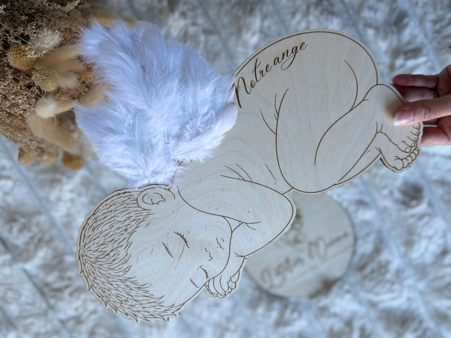 Ange en Bois Gravé Personnalisé — Prénom Bébé | Souvenir Naissance & Hommage