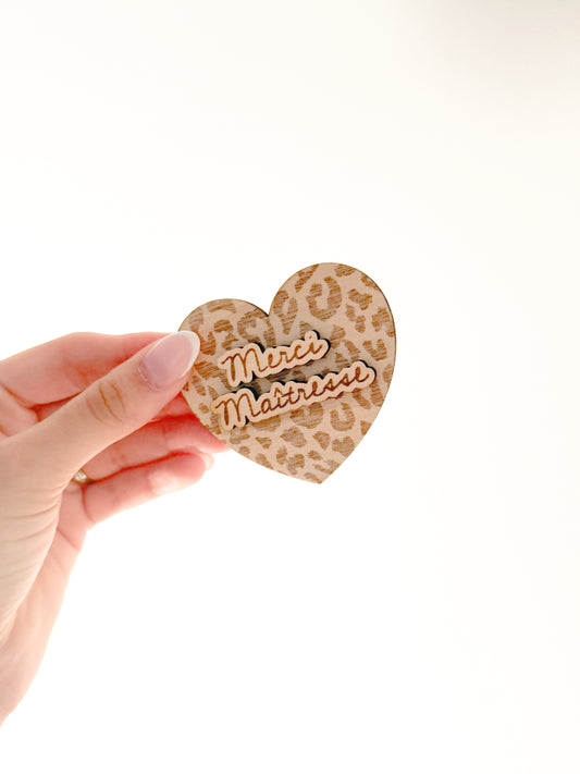 Magnet cœur en bois personnalisé – Cadeau maîtresse