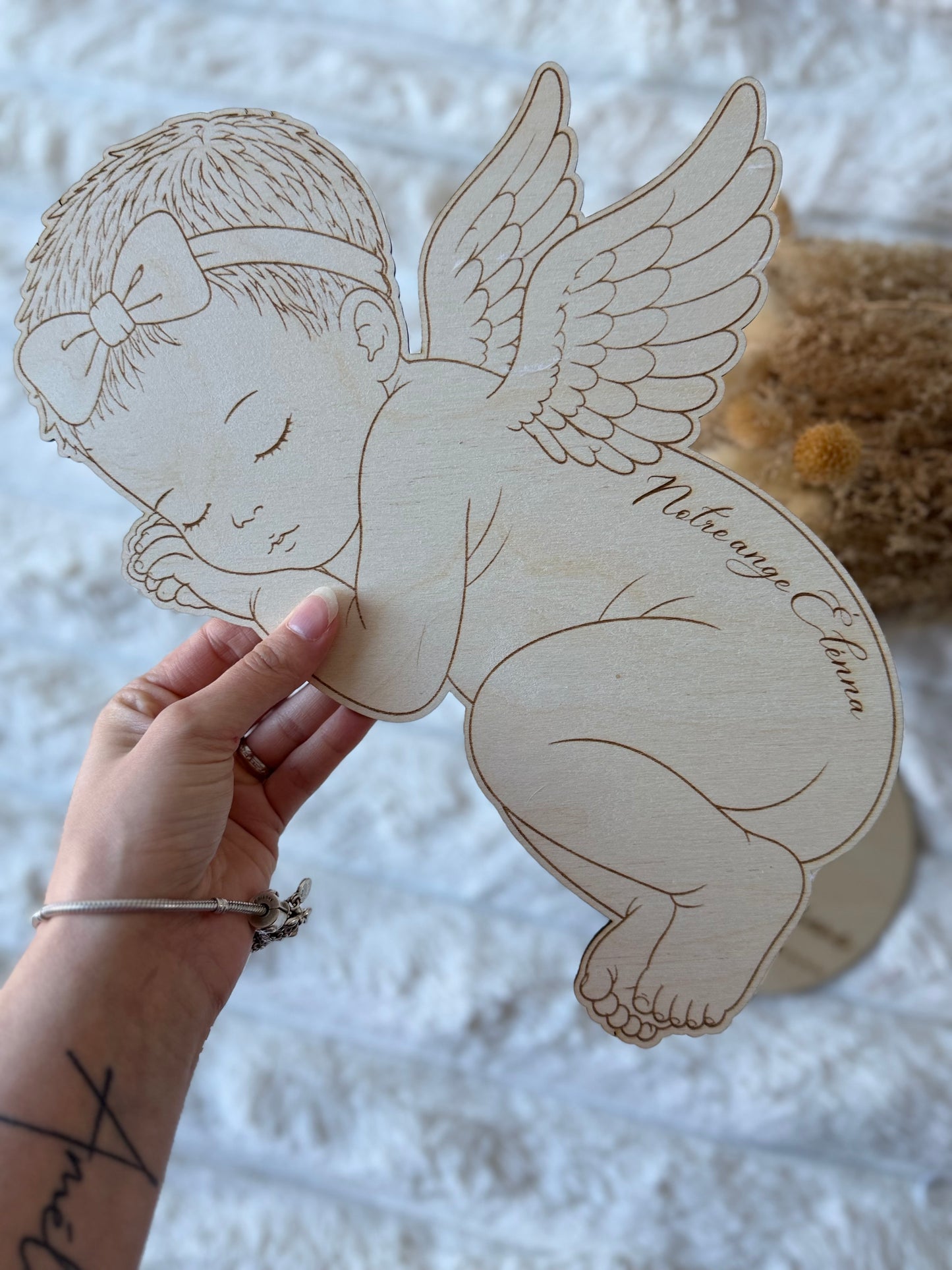 Ange en Bois Gravé Personnalisé — Prénom Bébé | Souvenir Naissance & Hommage