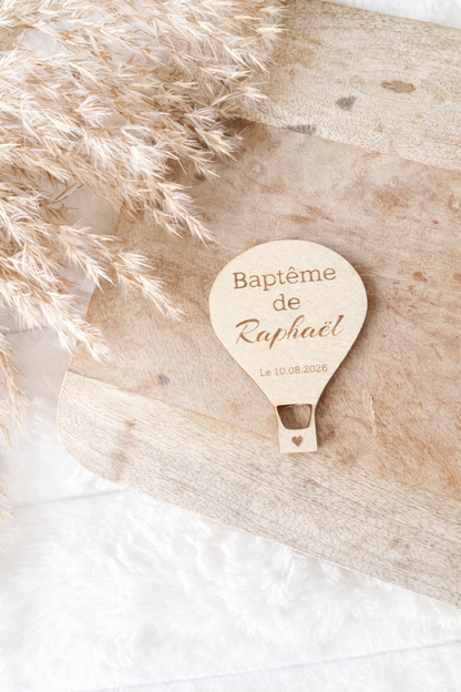 Décoration baptême personnalisée – Montgolfière en bois
